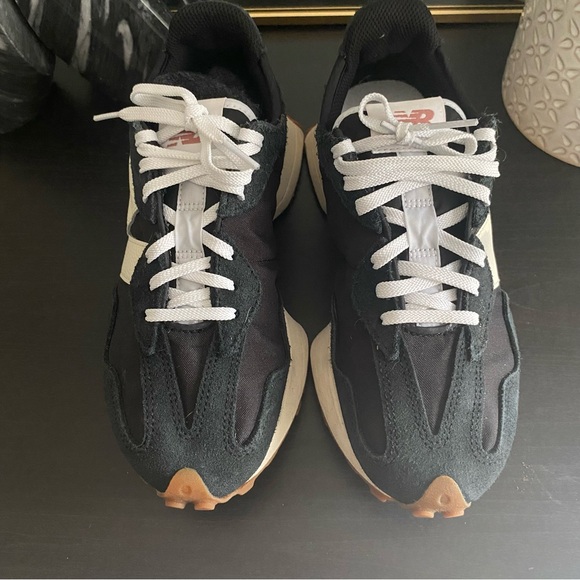 New Balance 327 Black and White Athletic Shoes - Picture 5 of 11